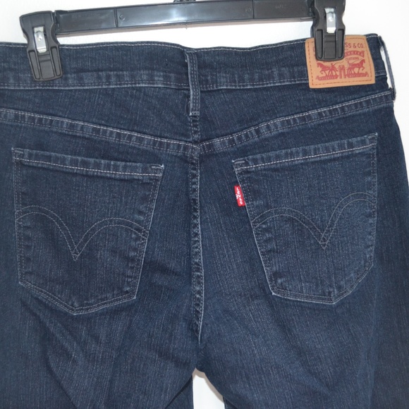 Levis Jeans - Picture 4 of 6